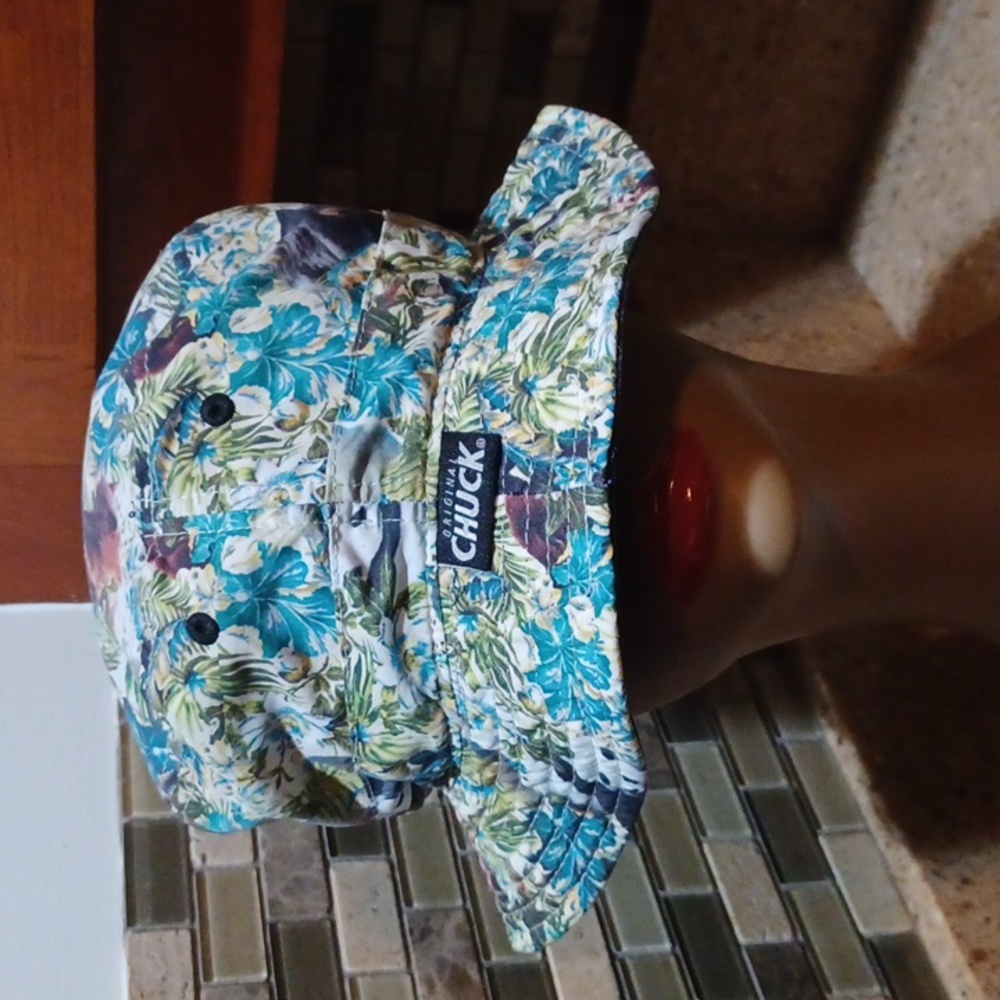 CHUCK ORIGINAL Reversible Bear Bucket Hat Sz OS